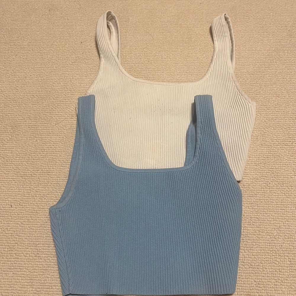 Aritzia crop tops